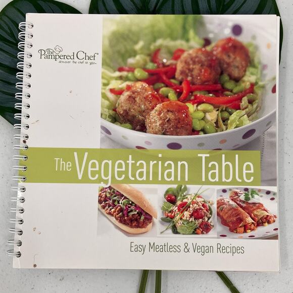 The Pampered Chef Vegetarian Table Spiral Bound Paperback 2011 Cookbook Book - Picture 1 of 8